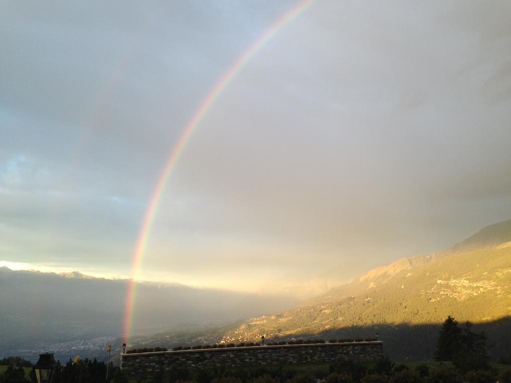 Les Petits Melezes Bed & Breakfast Crans-Montana Exterior photo