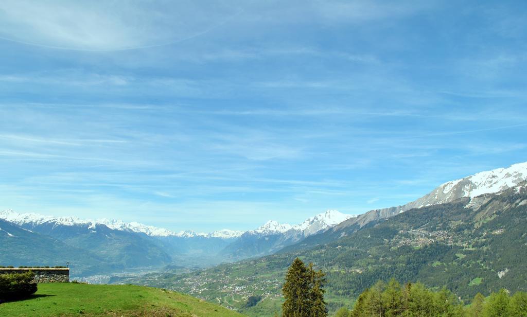 Les Petits Melezes Bed & Breakfast Crans-Montana Exterior photo