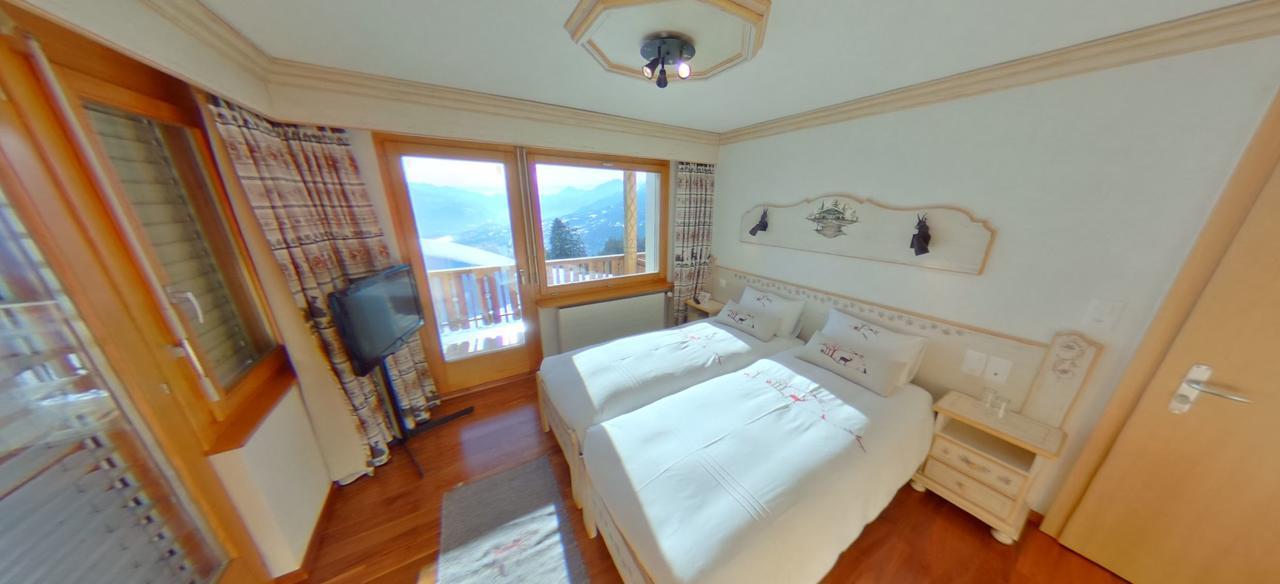 Les Petits Melezes Bed & Breakfast Crans-Montana Exterior photo